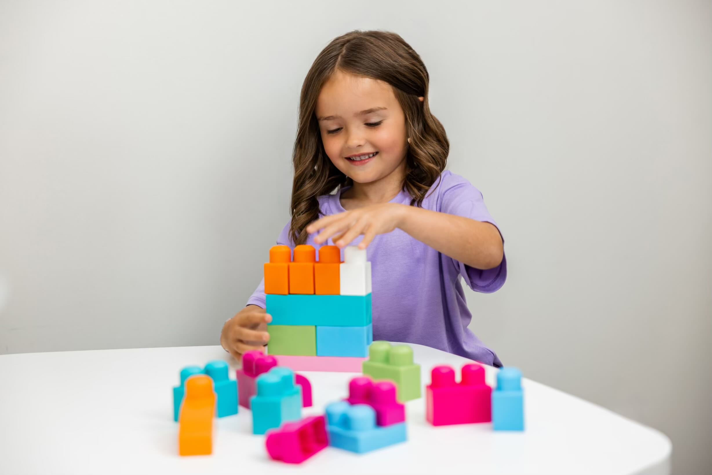 Pediatric patient with blocks. 